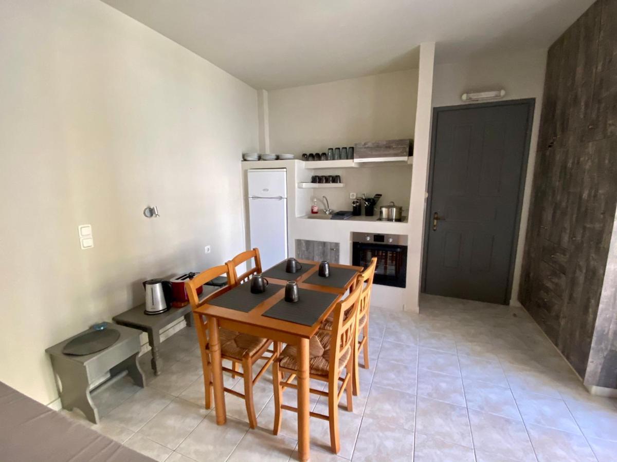 Pelagias Apartments Agia Efimia Екстериор снимка
