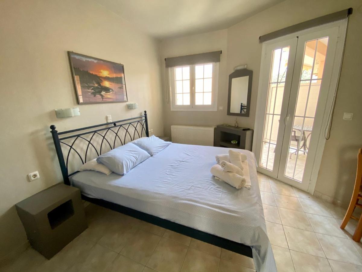 Pelagias Apartments Agia Efimia Екстериор снимка